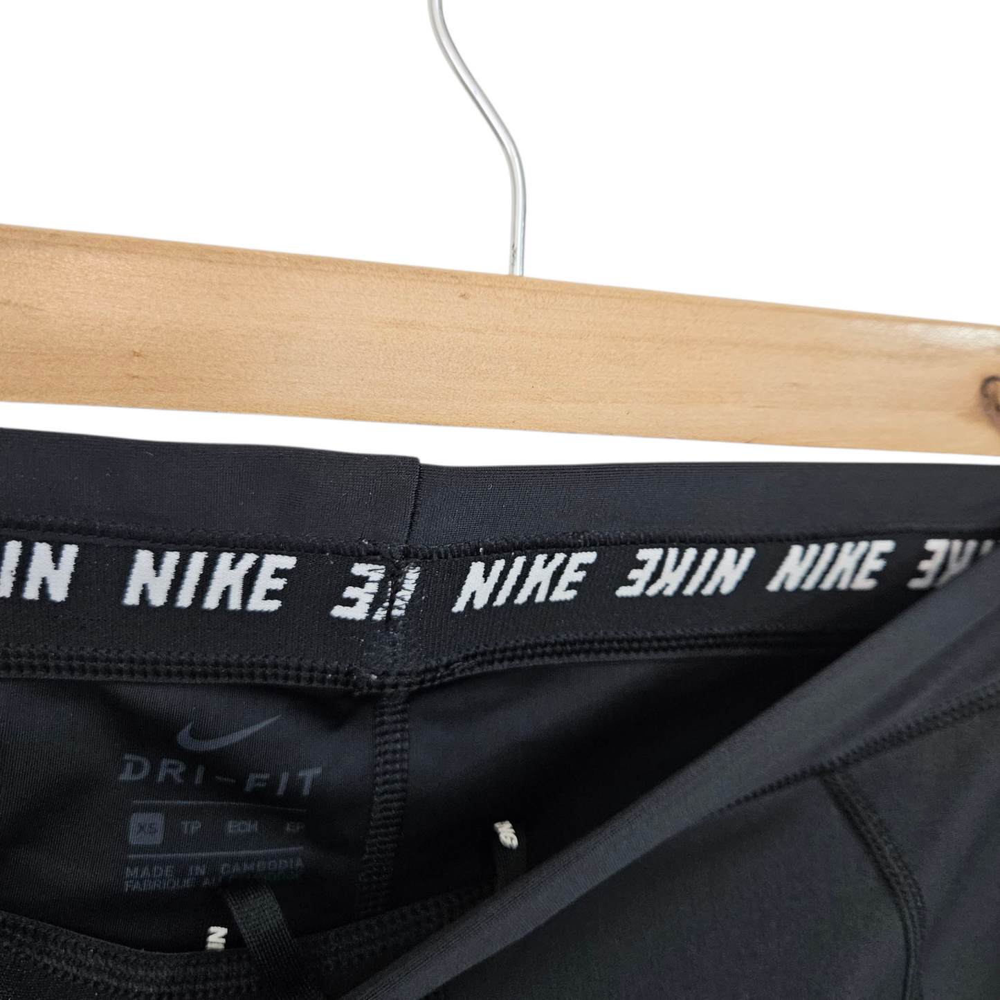 Nike טייץ 3/4 לאישה מידה XS‎