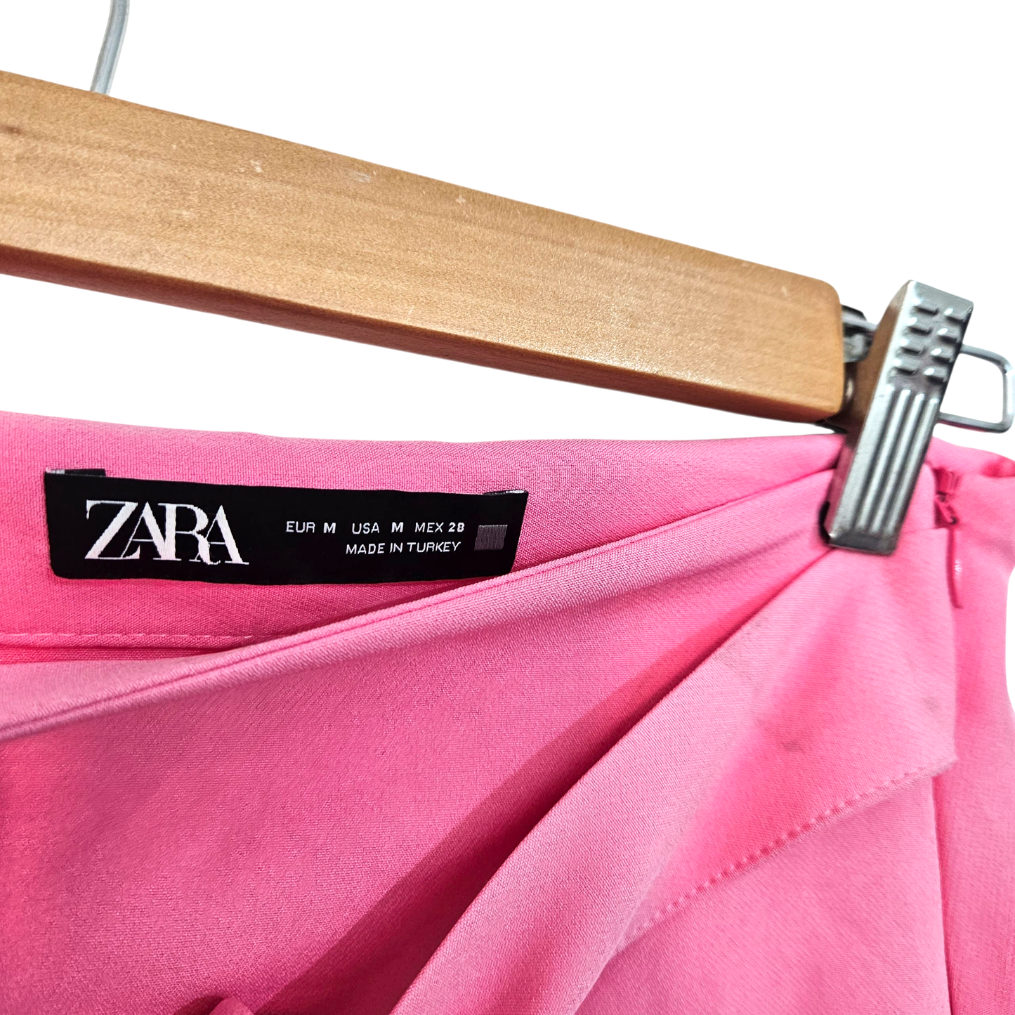ZARA חצאית ורודה קצרה לאישה מידה M