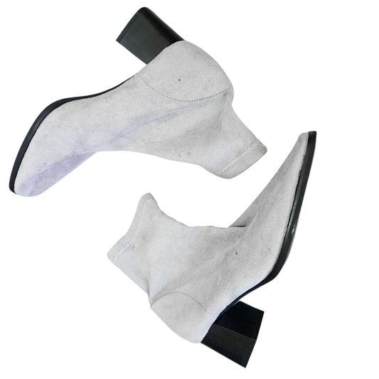 RENUAR מגפי זמש אפורים לאישה מידה 36