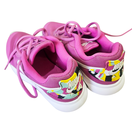 NIKE נעליים לאישה מידה 37.5