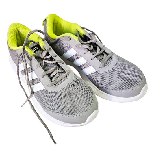 ADIDAS נעליים לאישה מידה 40.5