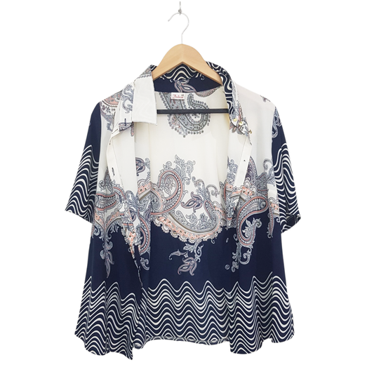 JUKA חולצה מכופתרת עם כריות כתפיים לאישה מידה XL/XXL