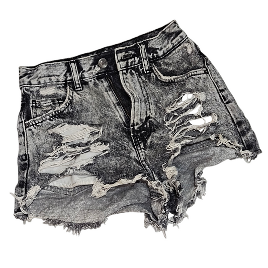 BERSHKA ג'ינס קצר לאישה מידה 32