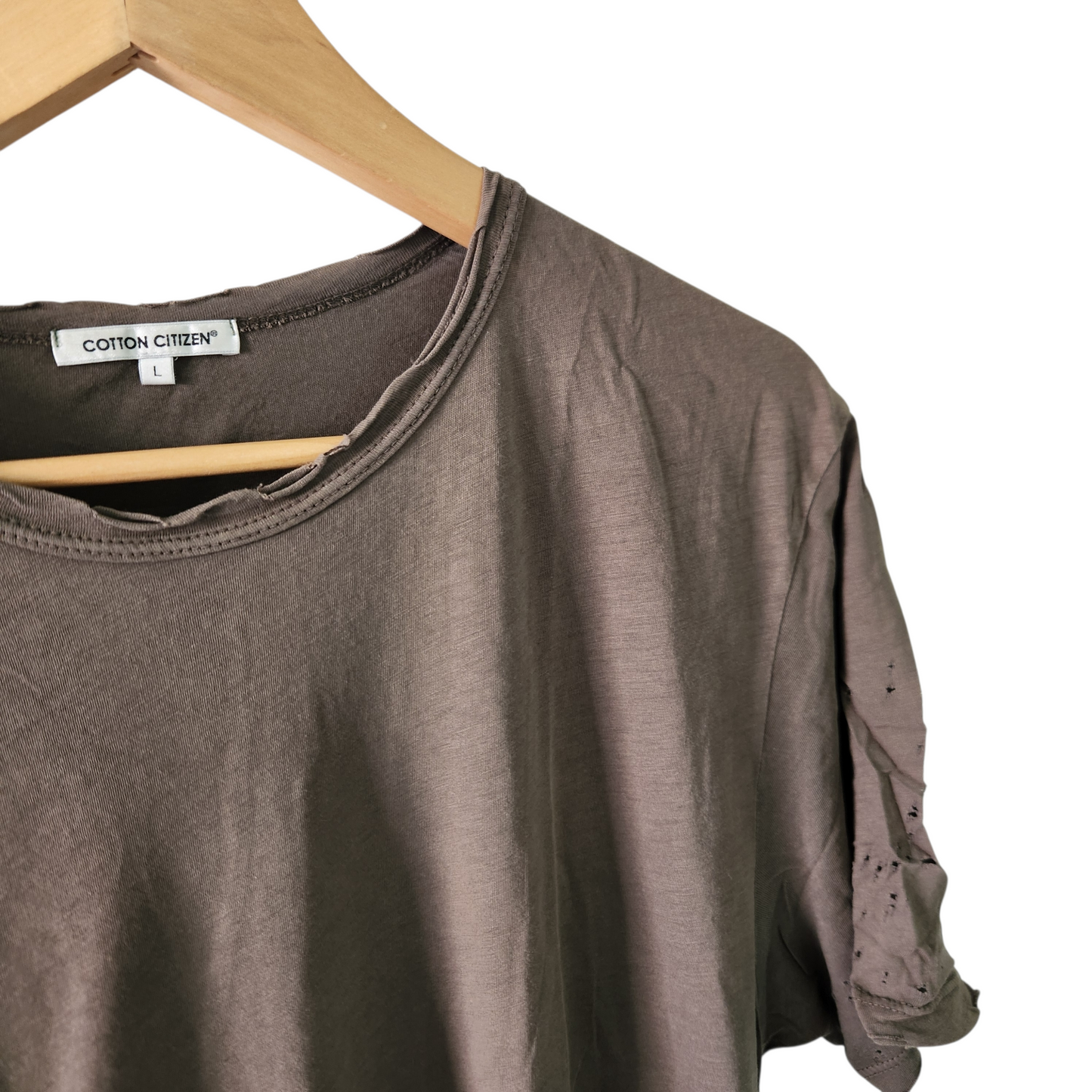 COTTON CITIZEN חולצה קצרה מעוצבת עם קרעים לגבר מידה L