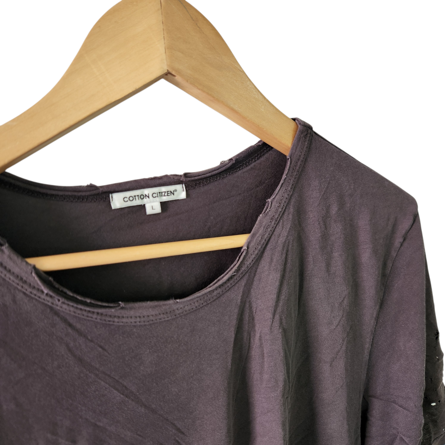 COTTON CITIZEN חולצה קצרה מעוצבת עם קרעים לגבר מידה L