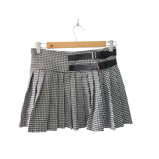 1937 - חצאית קצרה לאישה מידה 0 S