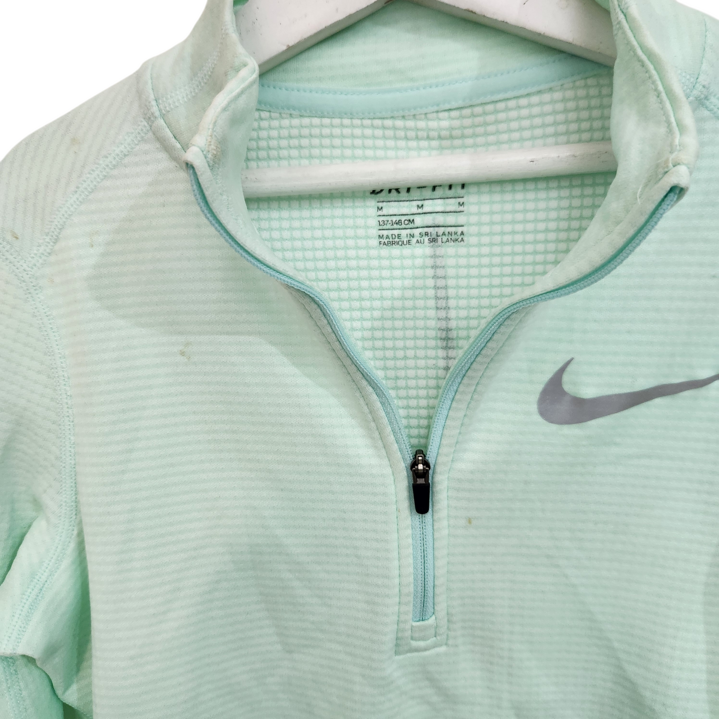 NIKE DRI FIT חולצה ארוכה דקה לילדות גיל 9-11 כתם פיצי