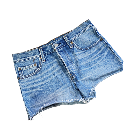 LEVI'S ג'ינס קצר לאישה מידה 37